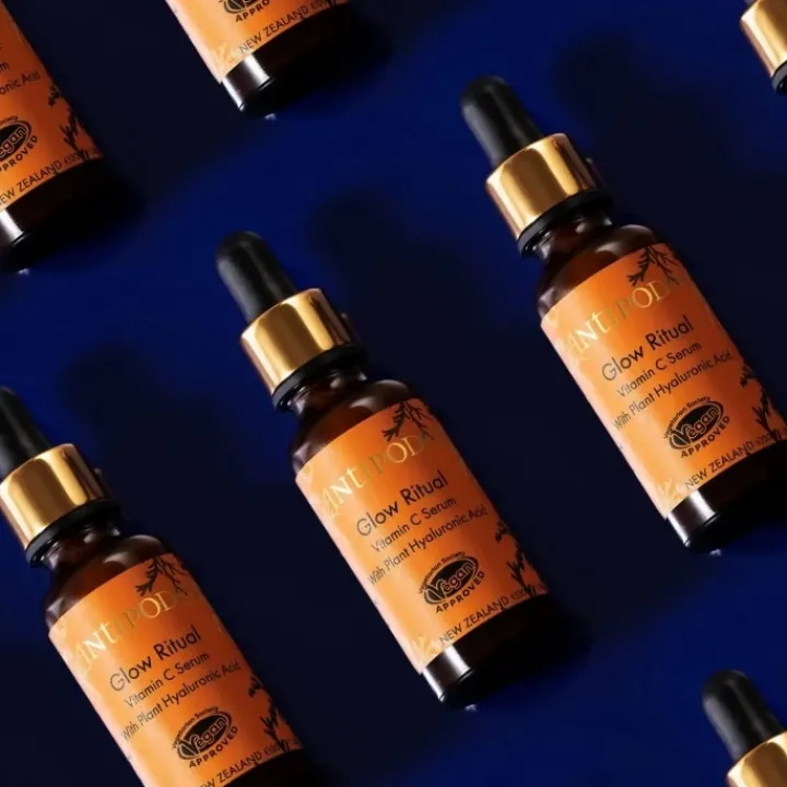 Antipodes Glow Ritual                Sérum à la Vitamine C et à l’Acide Hyaluronique Végétal
