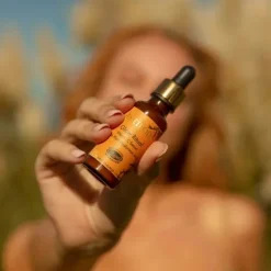 Antipodes Glow Ritual                Sérum à la Vitamine C et à l’Acide Hyaluronique Végétal