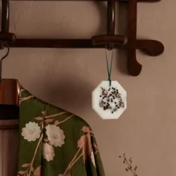 Carrière Frères La Rose Aime Le Poivre                Palet Botanique