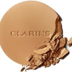 CLARINS Ever Matte Compact Powder                Poudre Compacte Matifiante Infusée Au Lait De Pêcher