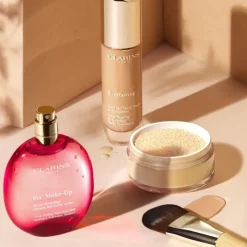 CLARINS Ever Matte Loose Powder                Poudre libre matifiante infusée au lait de pêcher