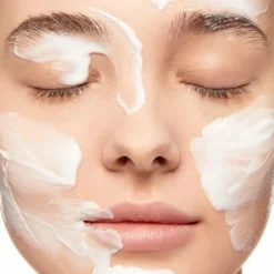 CLARINS Lait Velours Démaquillant Aux Extraits de Gentiane Jaune & Mélisse des Alpes