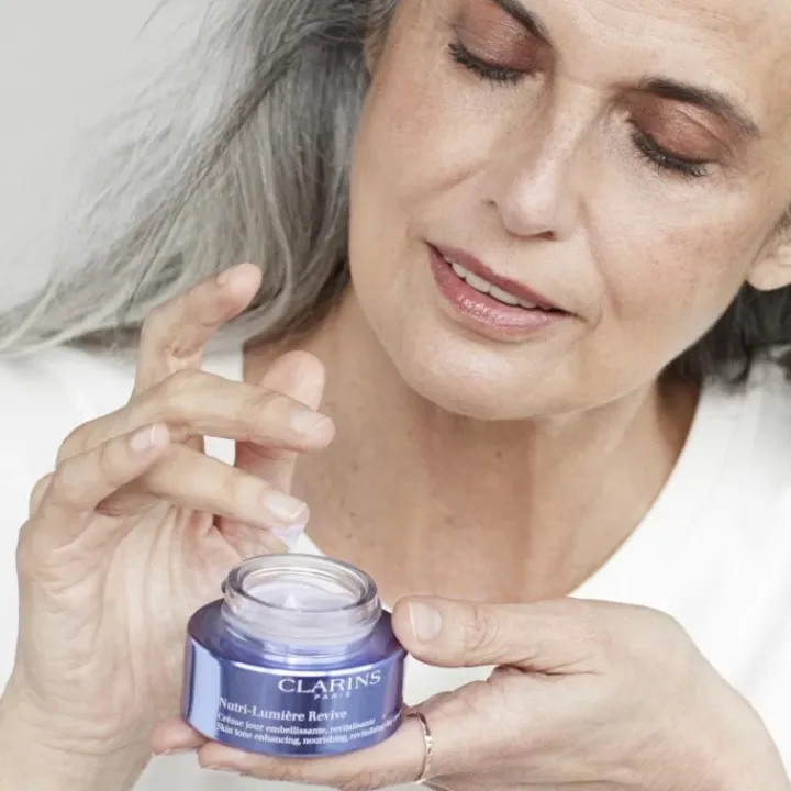 CLARINS Nutri-Lumière Revive Crème Jour Embellissante Revitalisante