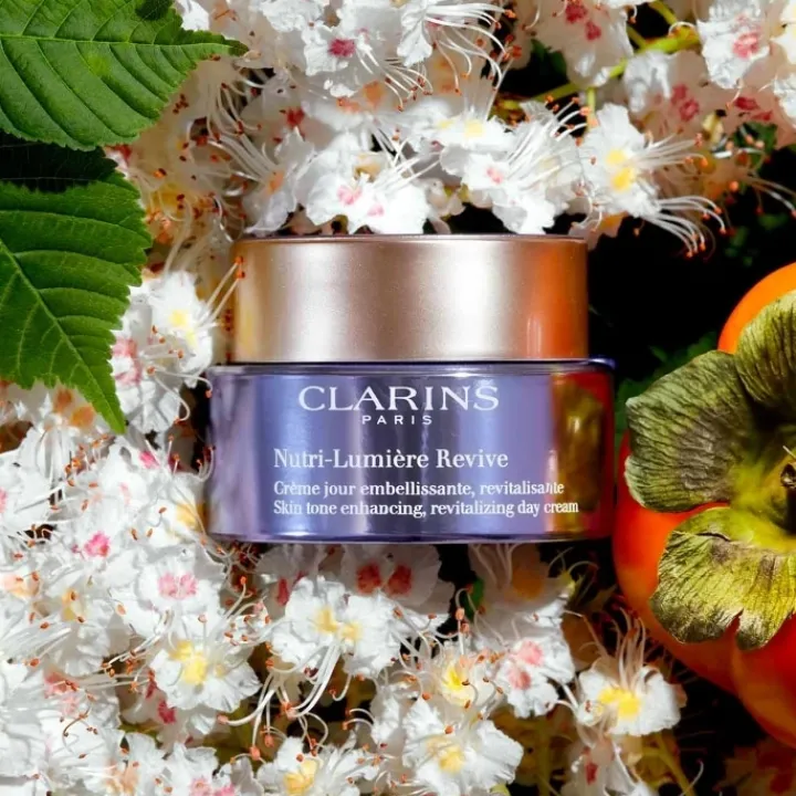 CLARINS Nutri-Lumière Revive Crème Jour Embellissante Revitalisante