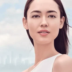 CLARINS UV Plus                Ecran multi-protection hydratant SPF50 PA +++