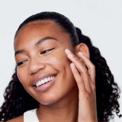 CLINIQUE Anti-Blemish Solutions™                Fond de Teint Liquide Anti-imperfections