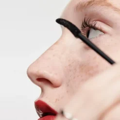 CLINIQUE High Impact™ Zero Gravity Mascara                Mascara impact recourbant optimal