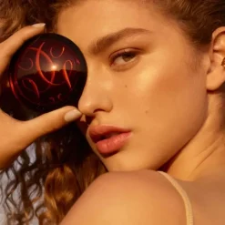 GUERLAIN Terracotta Luminizer                La Poudre Enlumineur - 96% d'ingrédients d'origine naturelle Éclat scintillant & doré