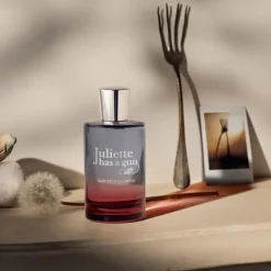 Femme Juliette Has a Gun Ode to Dullness Eau de Parfum - Format Voyage