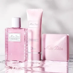 Femme DIOR Miss                 Gelée de Rose Purifiante pour les Mains