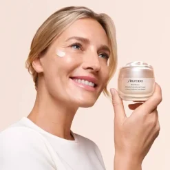 SHISEIDO Benefiance                Crème Lissante Anti-Rides