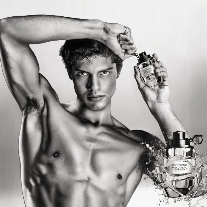 Homme VIKTOR&ROLF Spicebomb Metallic Musk Eau de Parfum